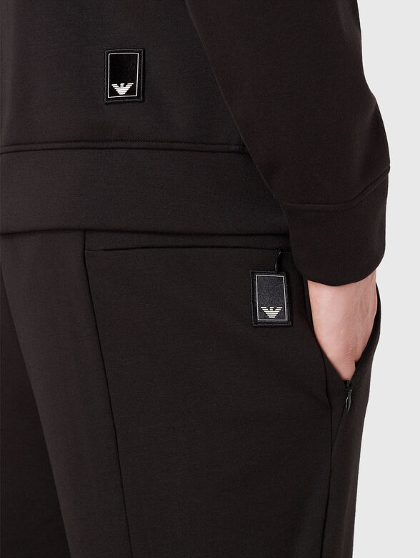Sports trousers with logo - 3
