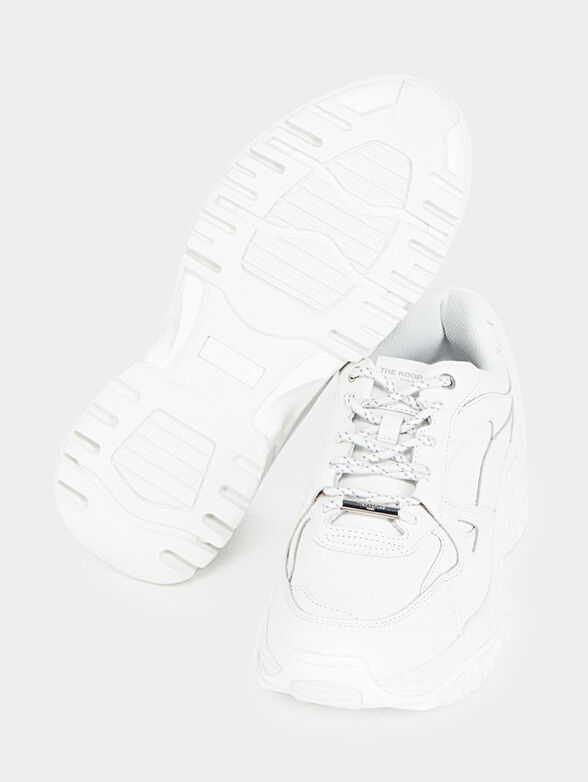White sneakers with logo detail - 5