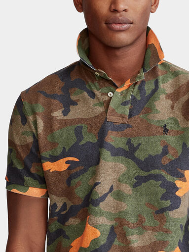 Polo shirt with camouflage print - 4