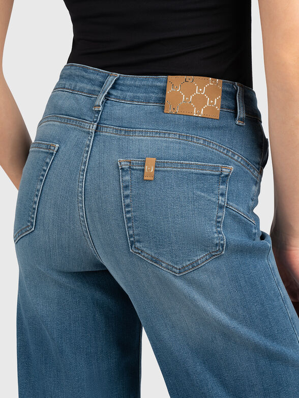 High-waisted jeans in black color - 3