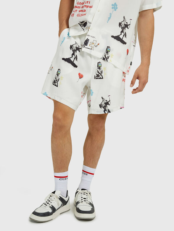 Shorts with graffiti print - 1