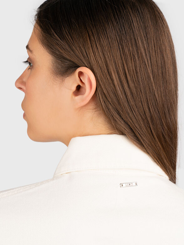 White denim jacket with embroidery - 4