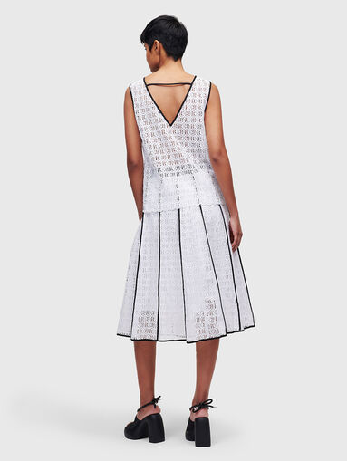 Black lace top with embroidery - 3