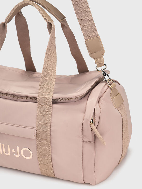 Bag with adjustable handle and logo - 5