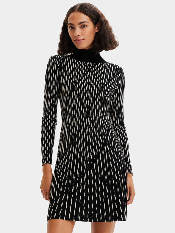Knitted dress with geometric print - 1