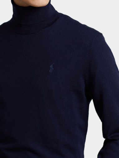 Wool sweater with turtleneck collar and logo embroidery - 4