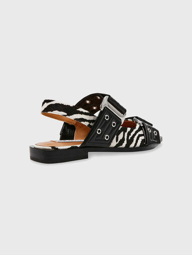 Sandals with animal motifs - 3