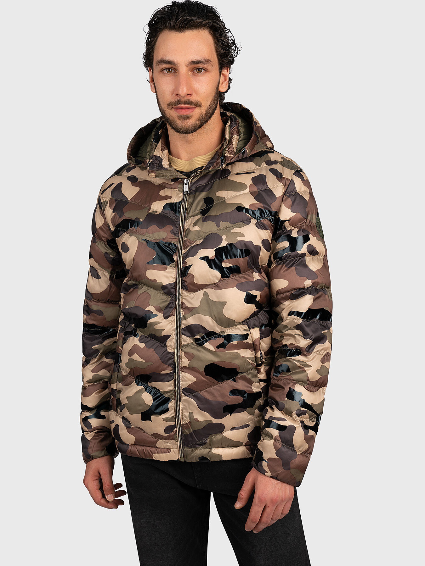 Black padded jacket brand GUESS Globalbrandsstore en
