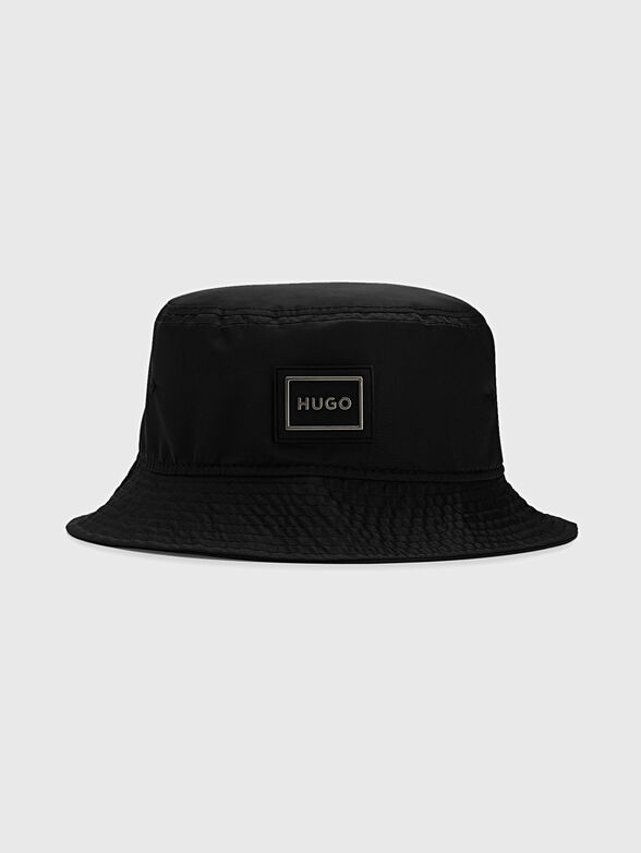 Black bucket hat with logo accent - 1