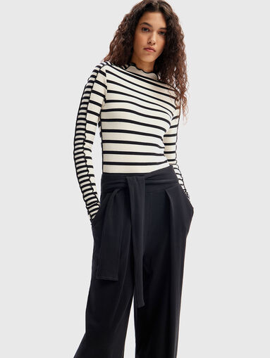 Black pants with wide legs - 4