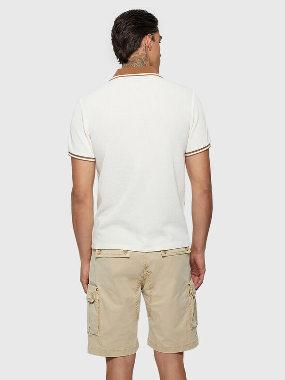 Polo shirt with contrast collar - 3