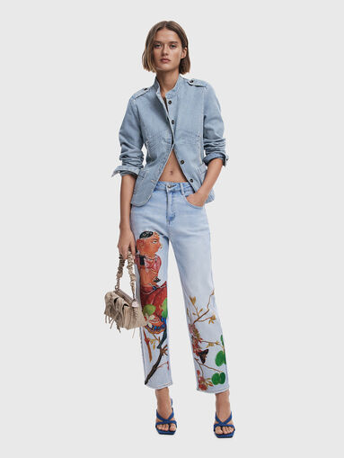 Boyfriend jeans with multicolor print - 4