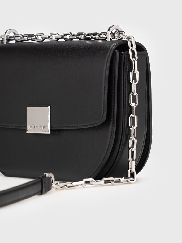 Crossbody bag with chain handle - 5