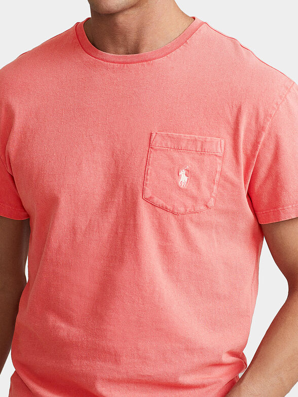 T-shirt with pocket and logo embroidery in coral color - 4