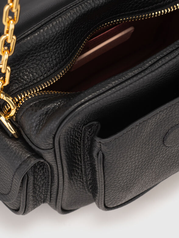 Leather crossbody bag with gold details - 6