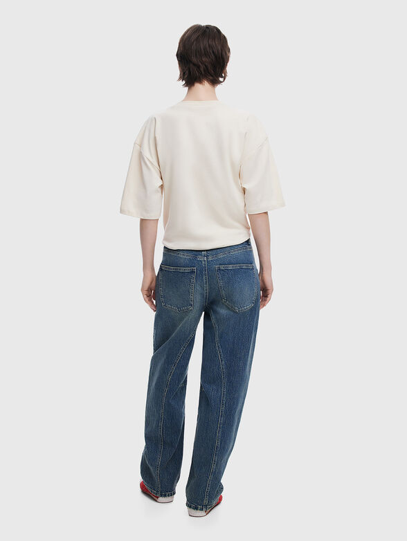 Short T-shirt with oval neckline - 3