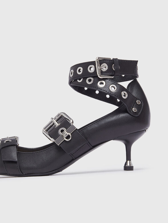 Heeled shoes with buckles - 4