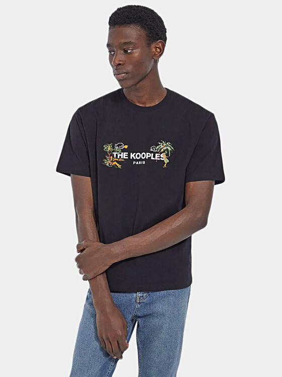 Тениска в черен цвят с лого принт - 1