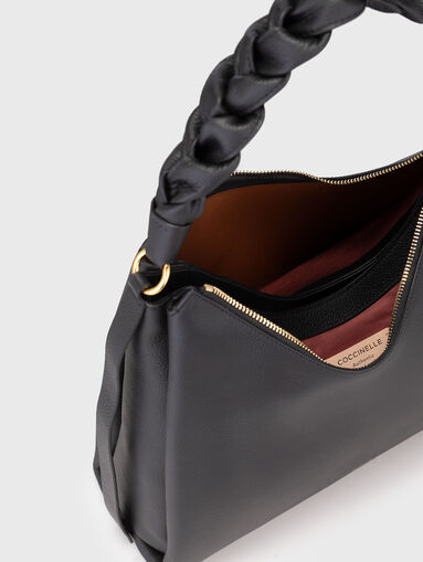 Big leathe leather bag with accent handle - 5