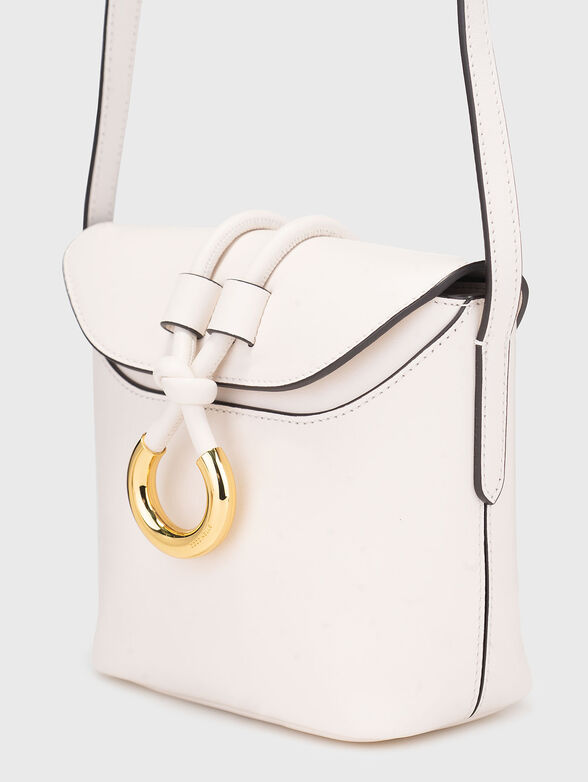 Beige crossbody bag with gold details - 5