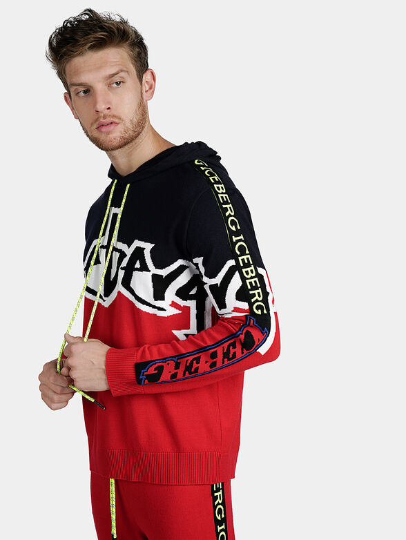 Knitted hooded sweater with contrasting details - 2