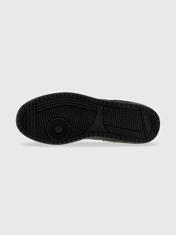 Sport shoes with logo - 3