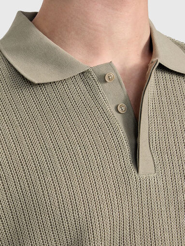 Textured polo shirt with buttons  - 4