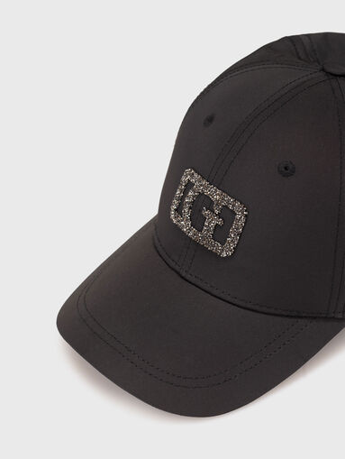 Baseball cap with logo - 4