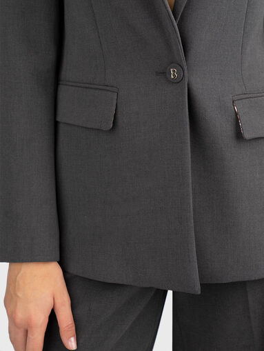 Jacket with accent zip on the back - 4