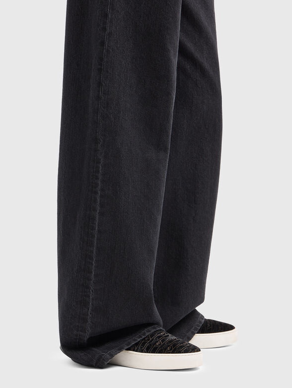 High waisted jeans with wide legs - 3