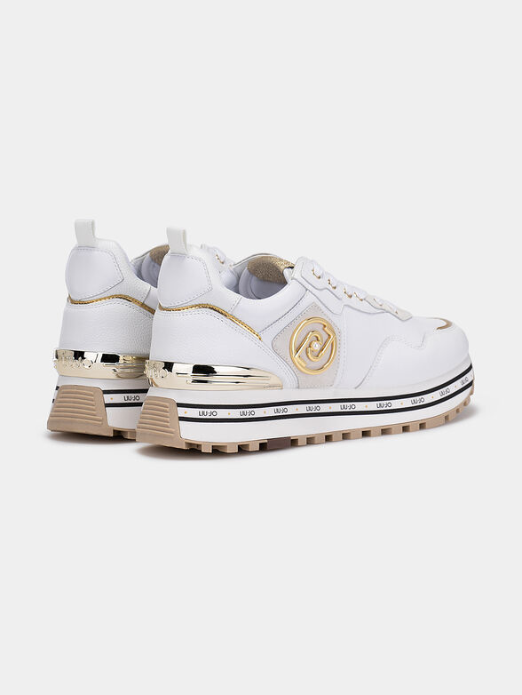 Sport shoes with gold details - 3