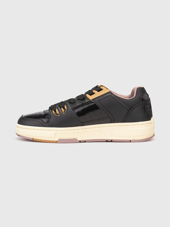 Sneakers with embossed logo - 4