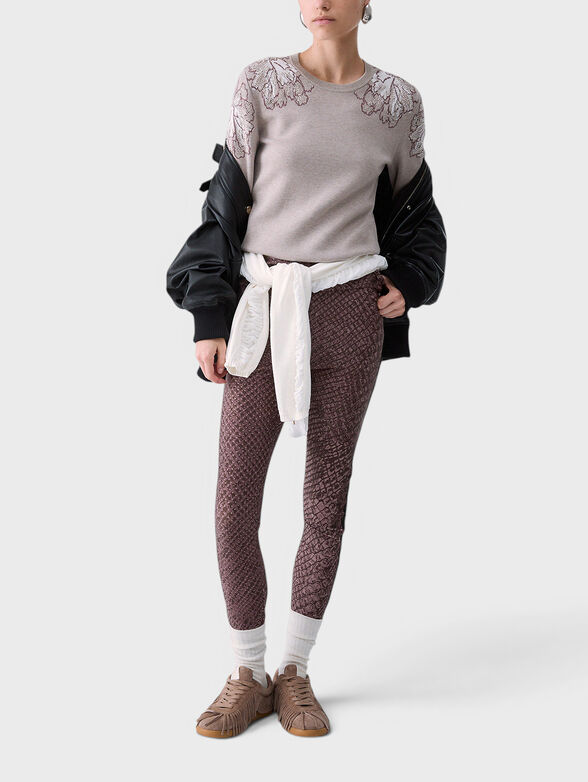 Sweater with a round neckline and floral motifs - 2
