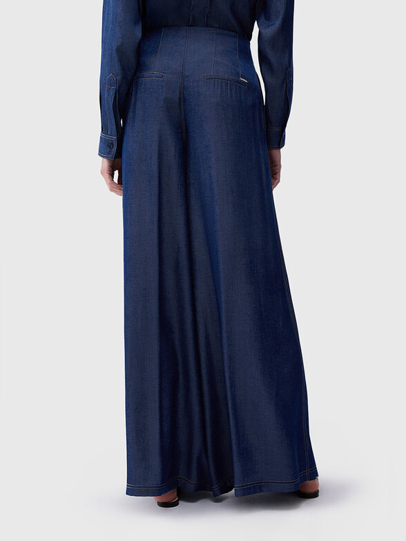 High waisted jeans with wide legs - 2