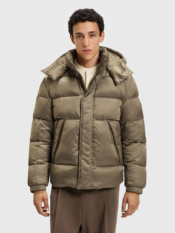 Яке със сваляща се качулка и джобове - 1