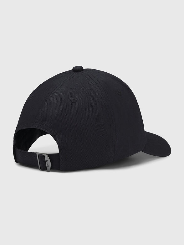 Baseball cap with an embossed logo - 3