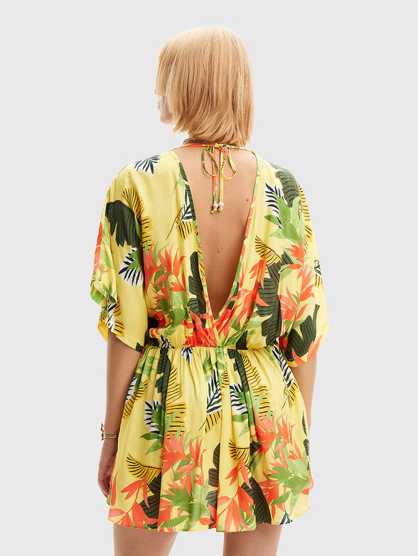 Beach dress with tropical print - 2