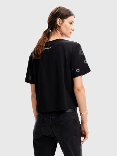 T-shirt with embroidered details - 3