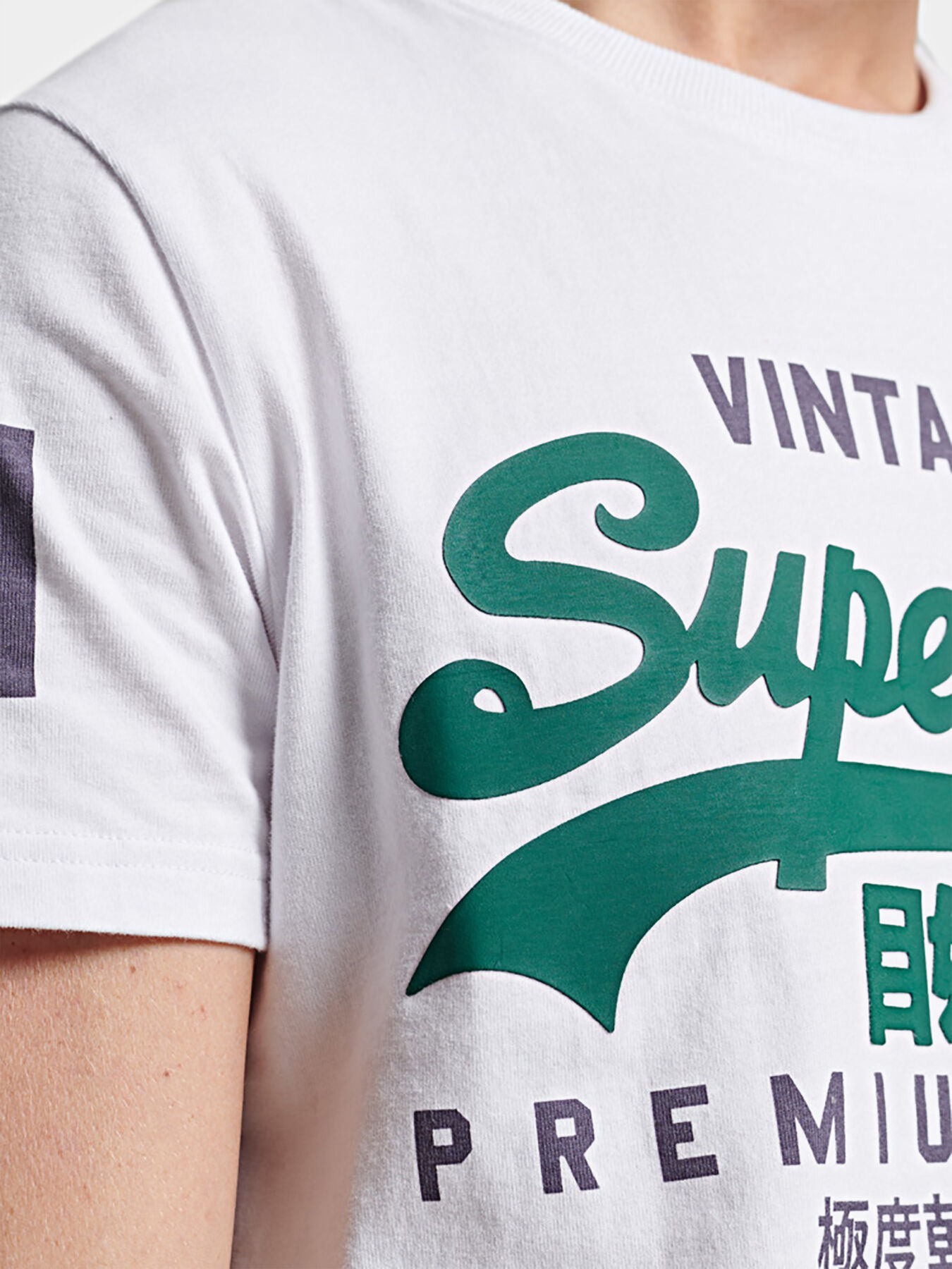 T-shirt in white color with logo brand SUPERDRY