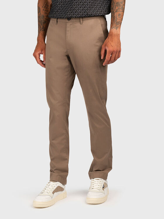 Чино панталон в бежов цвят - 1