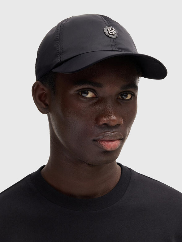 Baseball cap with logo - 2