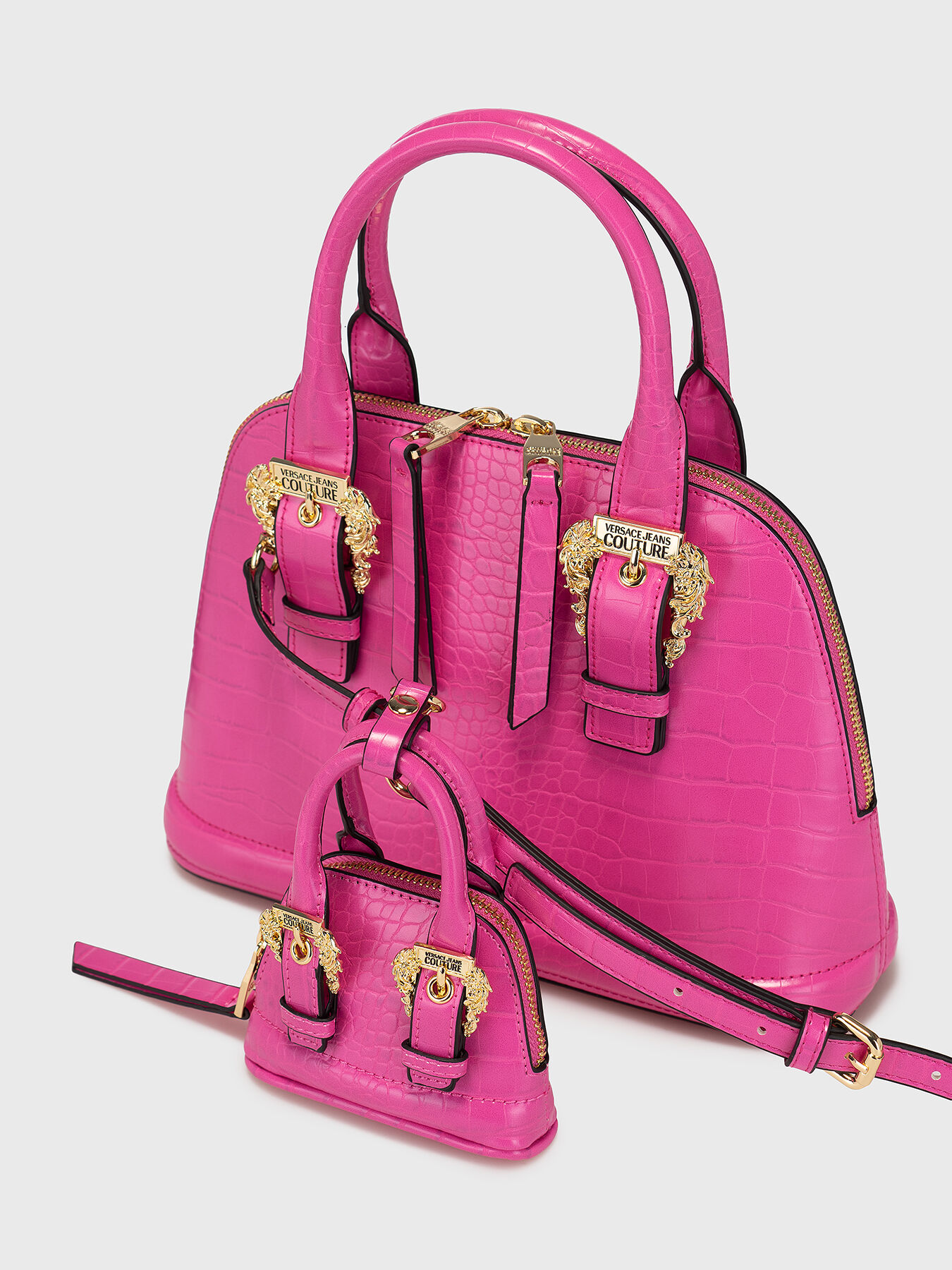 RANGE F black bag with croco texture and accessory brand