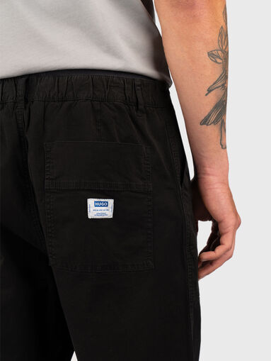 Straight trousers with elastic waist and logo - 3