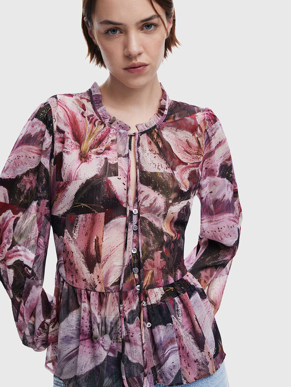 Blouse with accent fastening - 4