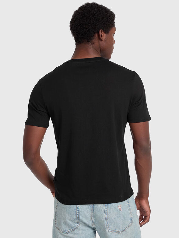 Slim T-shirt with oval neckline - 3