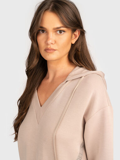 V-neck sweatshirt - 4