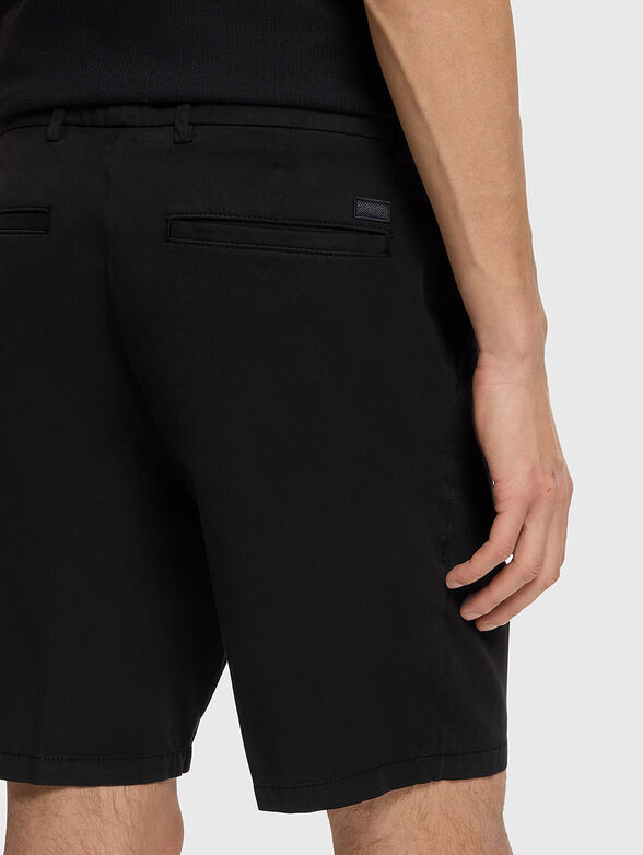Short pants - 3