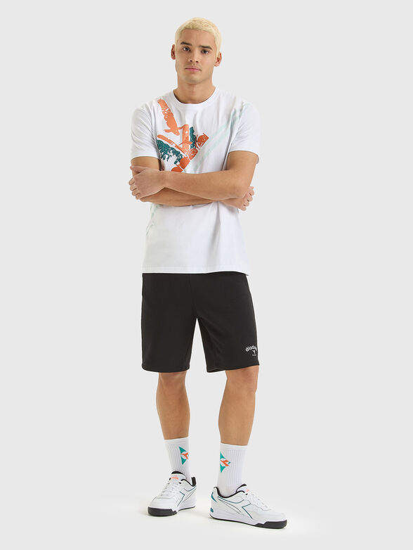 White T-shirt with contrasting print - 4