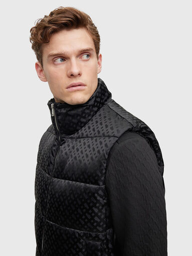 Gilet with monogram logo effect - 5