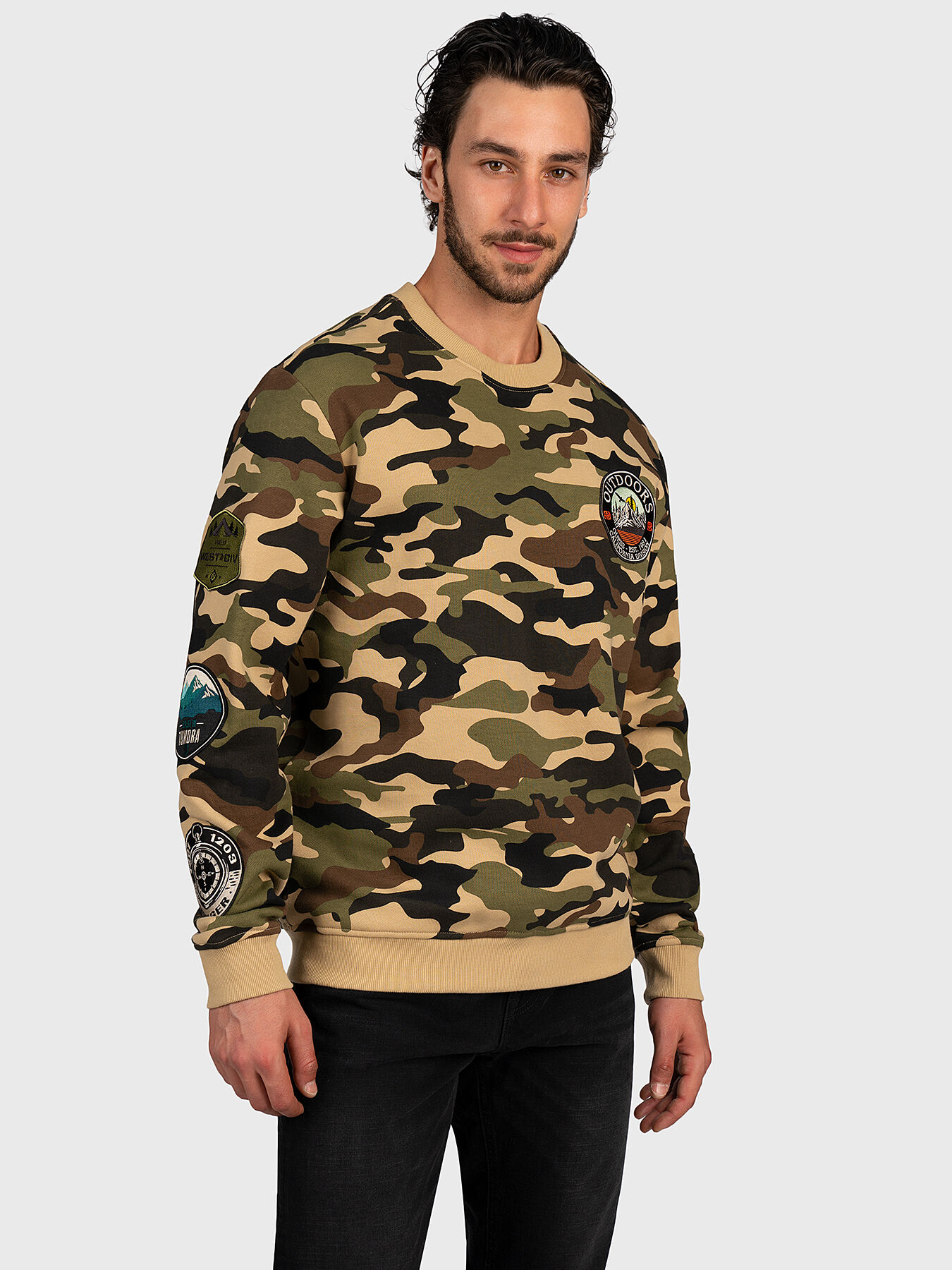 Cotton sweatshirt with camouflage print brand GUESS Globalbrandsstore en